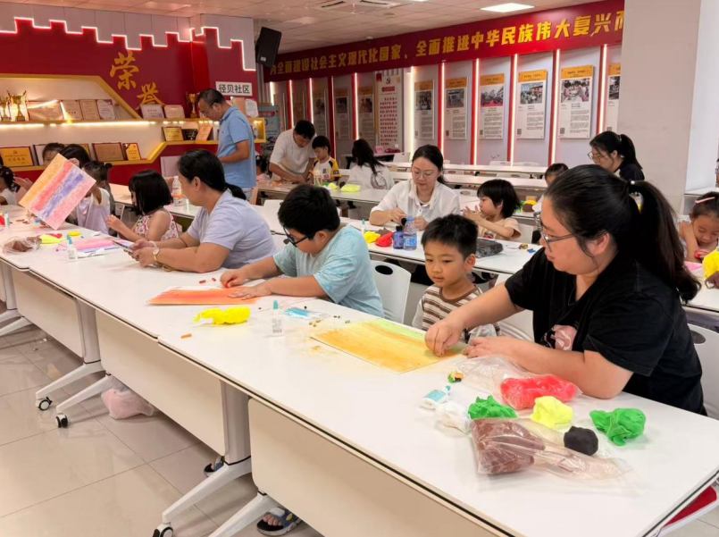 美育润童心 亲子伴成长——径贝开展亲子美学公益课活动