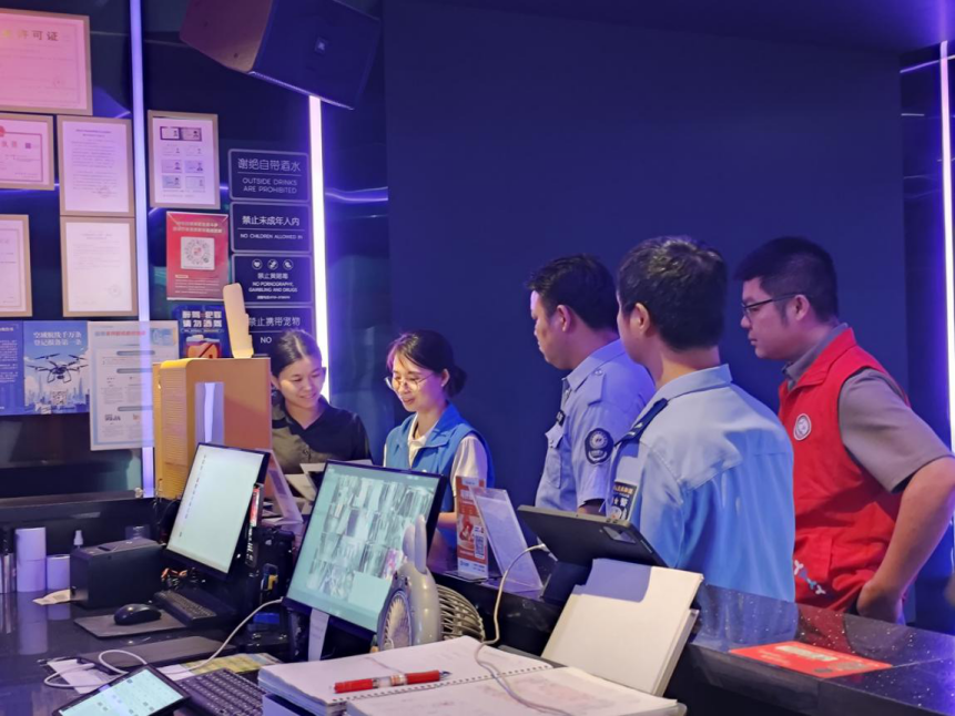 西乡街道河东社区联动多部门织密禁毒防护网 开展重点场所禁毒专项排查