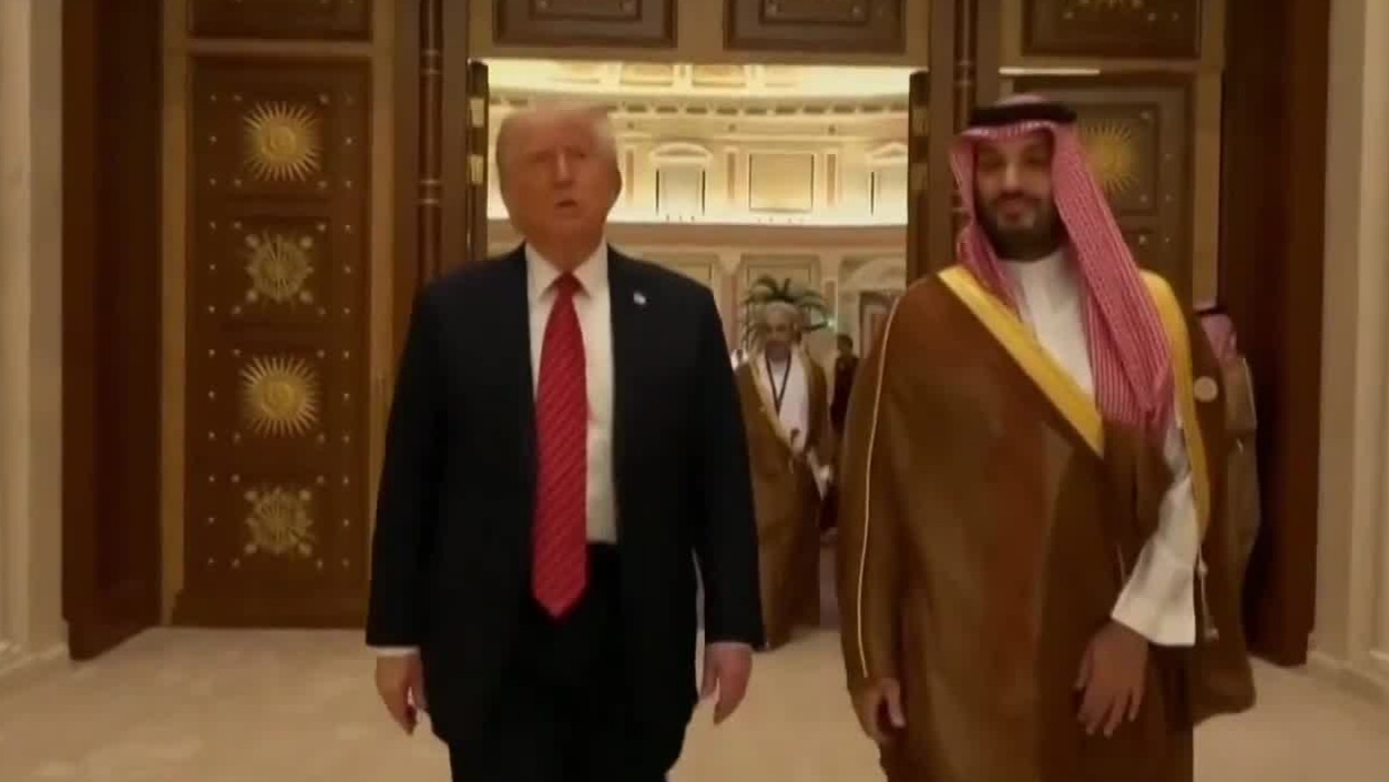美国非但不帮沙特打胡塞，反倒出手阻拦？特朗普的算盘打得太精