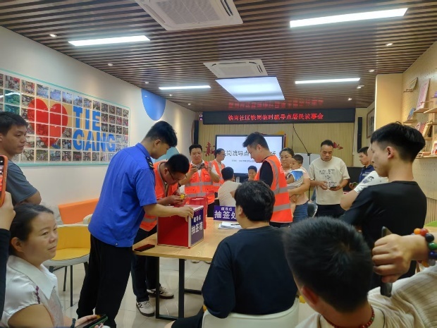 告别“躲猫猫”，铁岗社区为摊贩安了个“新家”