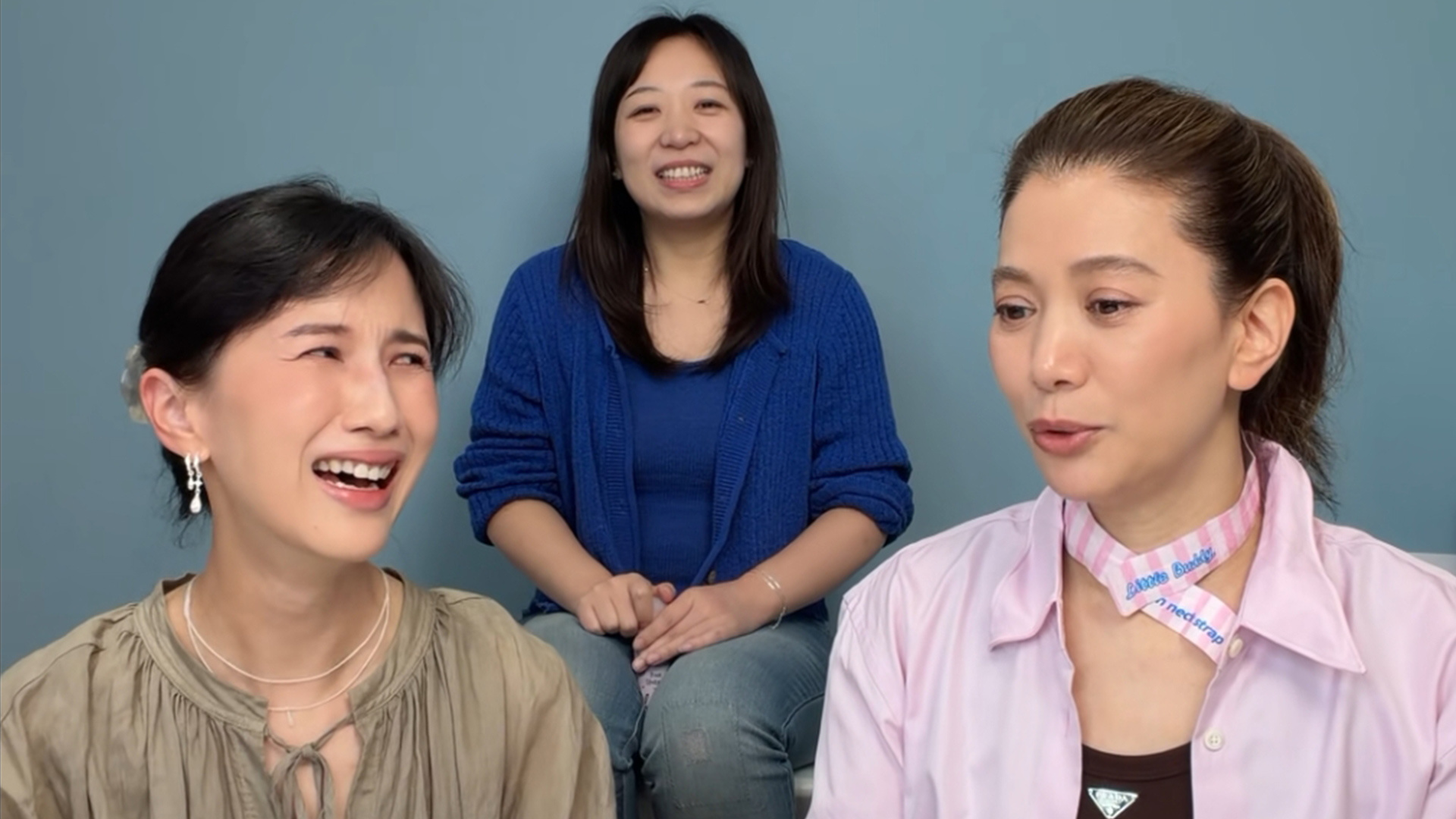 袁咏仪被问“和蔡少芬谁普通话更好”，当场破防急眼：能不能找别人，你不能拿我跟她比