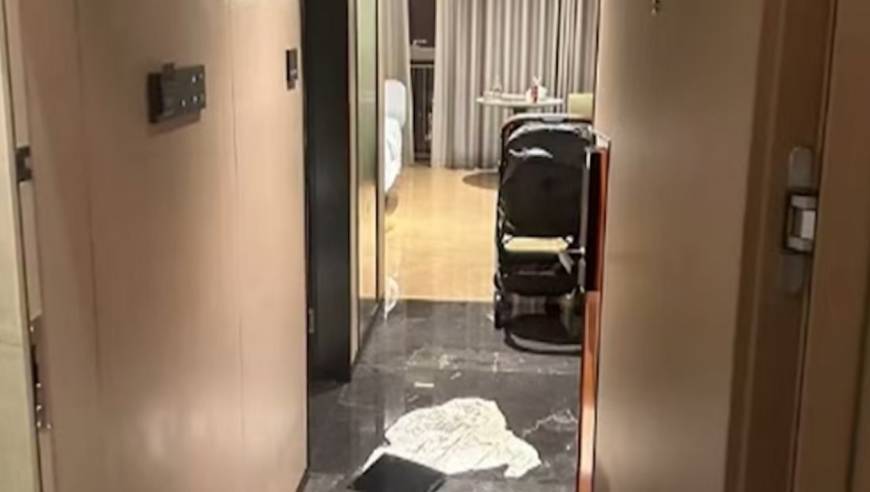 一家三口入住酒店被困卫生间4小时，喷淋失控，父亲称再晚开门可能会失温