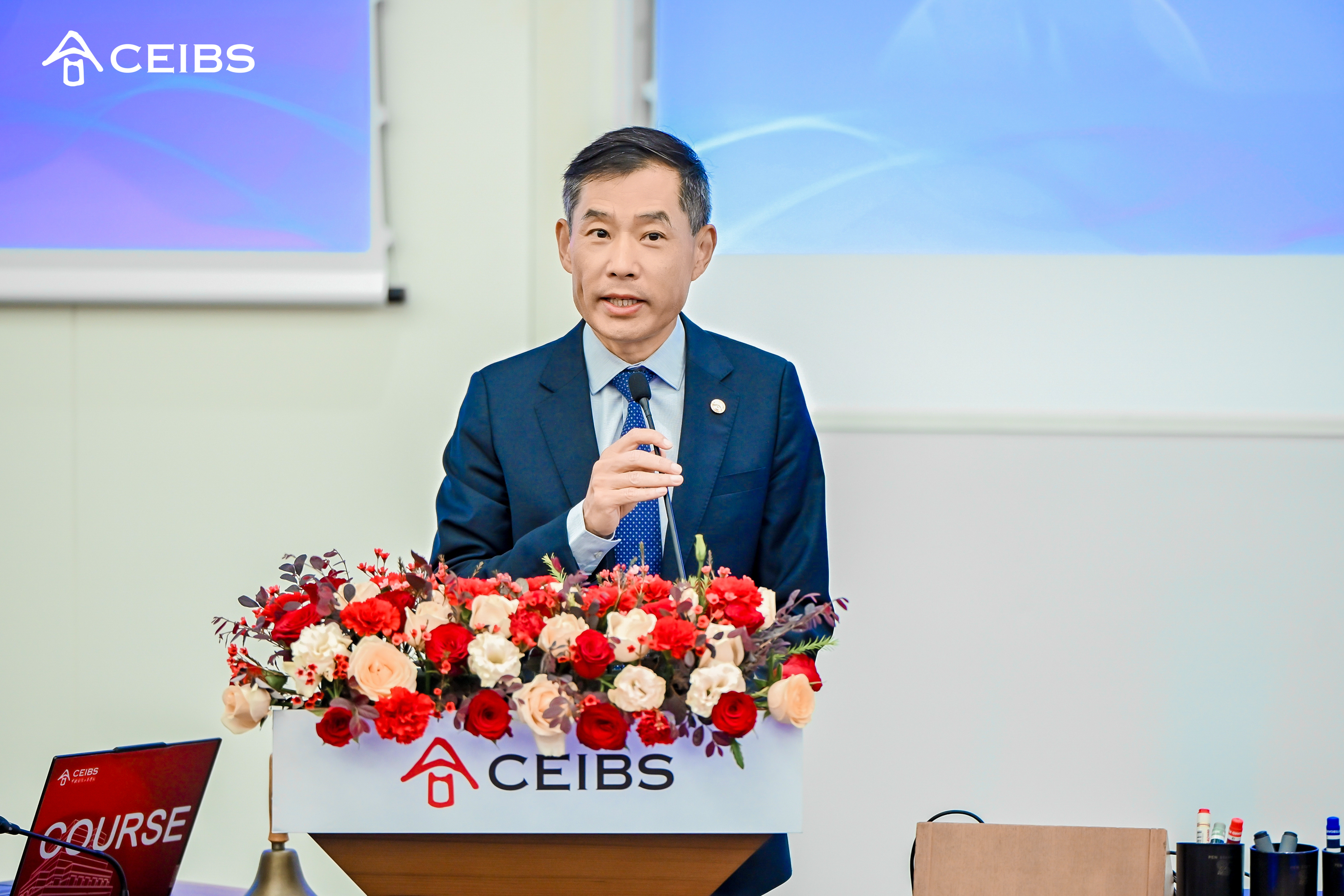 中欧校友会执行会长、汇添富基金管理股份有限公司名誉董事长李文.jpg
