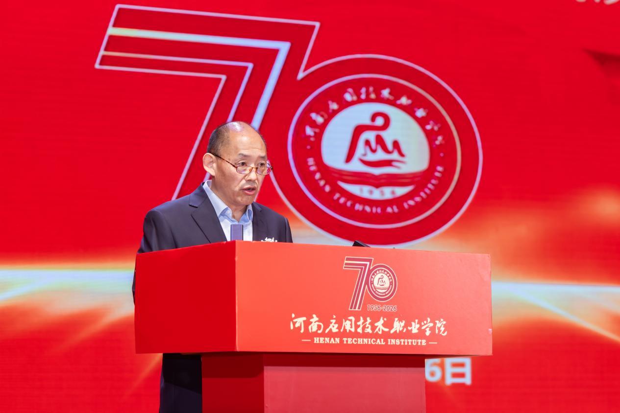 河南太龙药业股份有限公司副总经理张立壮致辞