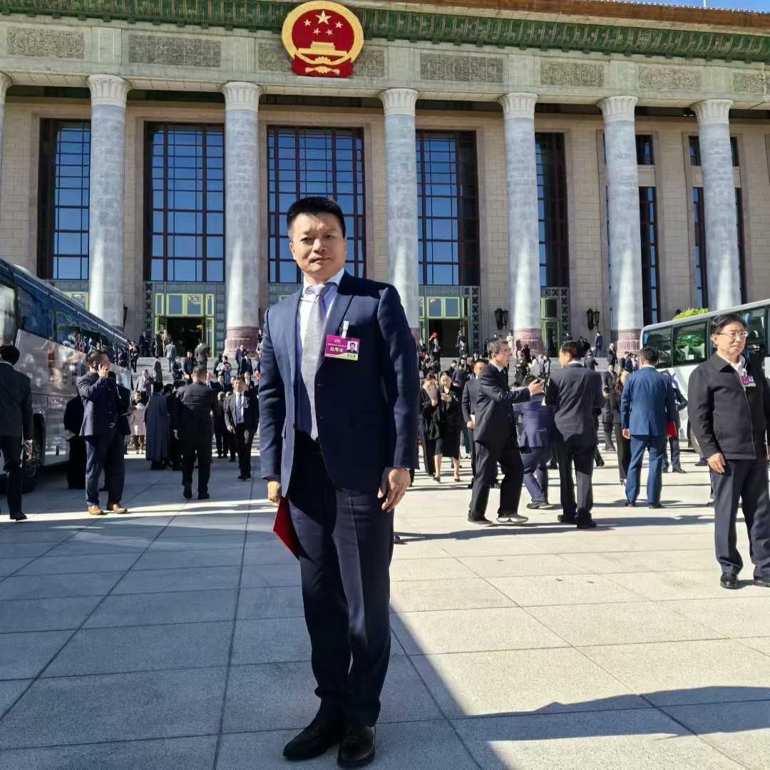 2023年,单连顺在人民大会堂参加了庆祝中国欧美同学会成立110周年的庆典