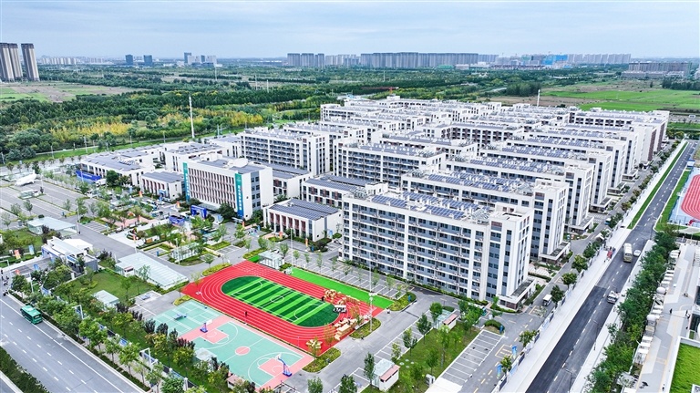 郑州航空港区梅河芳邻人才公寓俯瞰图。河南日报资料图片 徐聪 摄