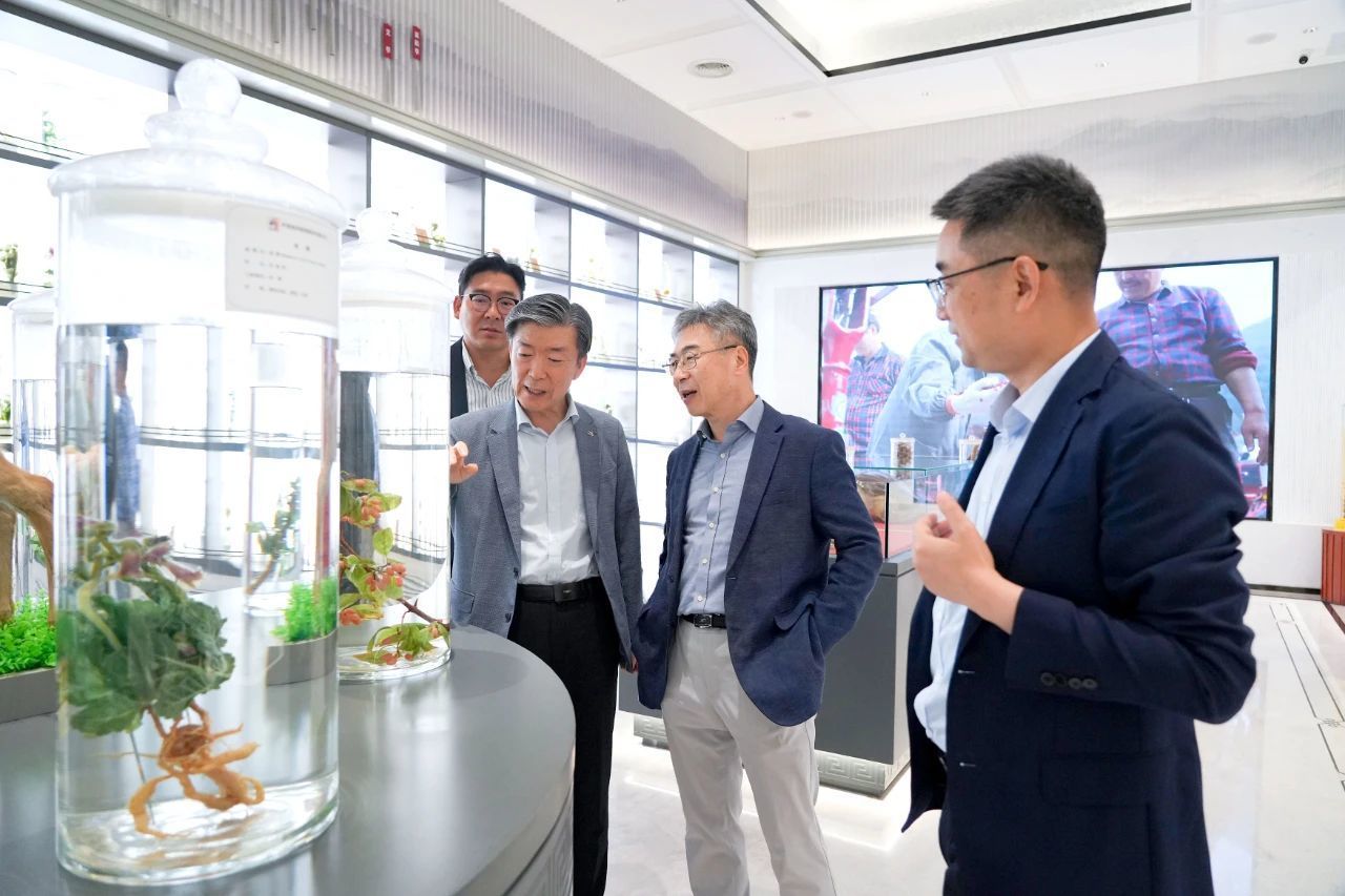 韩国大象控股社长崔成秀访问仲景宛西制药