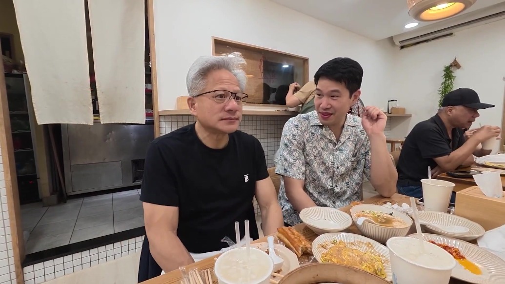 黄仁勋回忆与台积电合作：最初没人理 张忠谋致电让公司看到生机