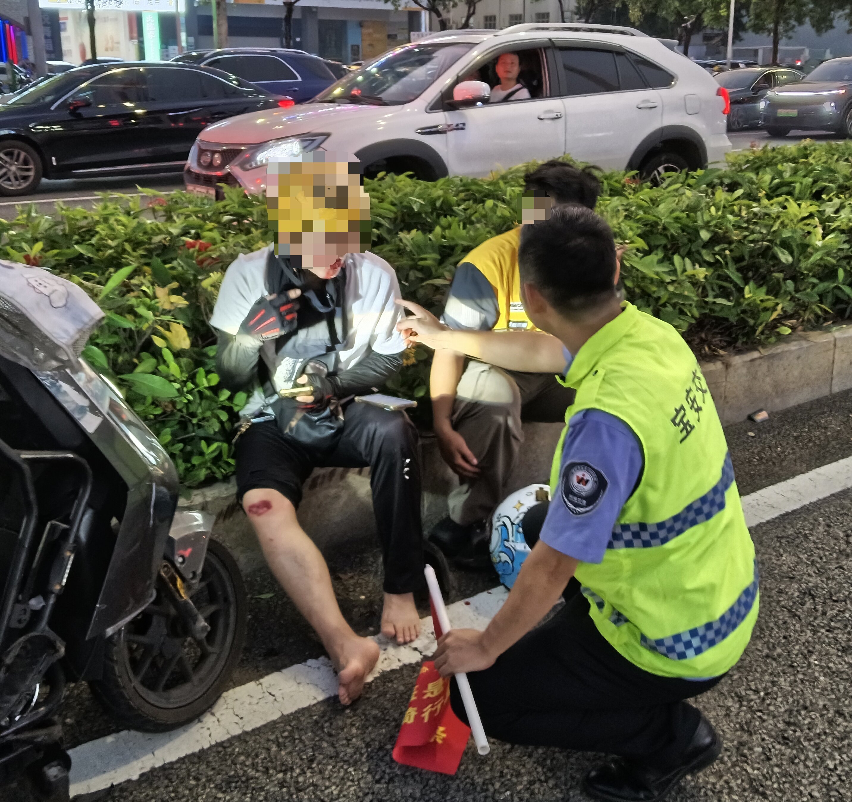 危急时刻伸援手 西乡网格员暖心护民安