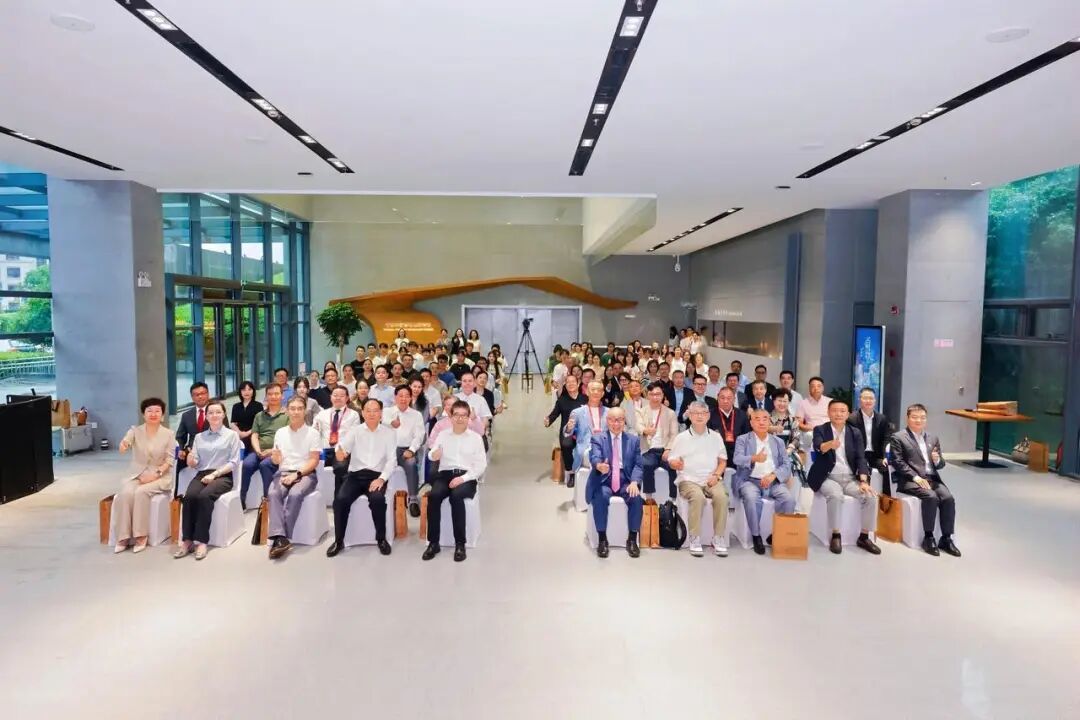 20250725甬港45周年展.jpg