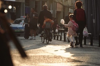 2026年10月13日是第37个国际减灾日，主题是“建设安全韧性家园”，强调围绕家园安全，从住房、家庭、社区等灾害应对“最小单元”韧性能力建设出发，着力提升灾害预防准备和应急响应能力。 让我们齐心协力，共同推动安全韧性要求融入基层防灾减灾和居民日常生活，推动防灾减灾知识走进千家万户，让“人人讲安全、个个会应急”深入基层、热在群众，不断提升全社会防灾减灾救灾能力。