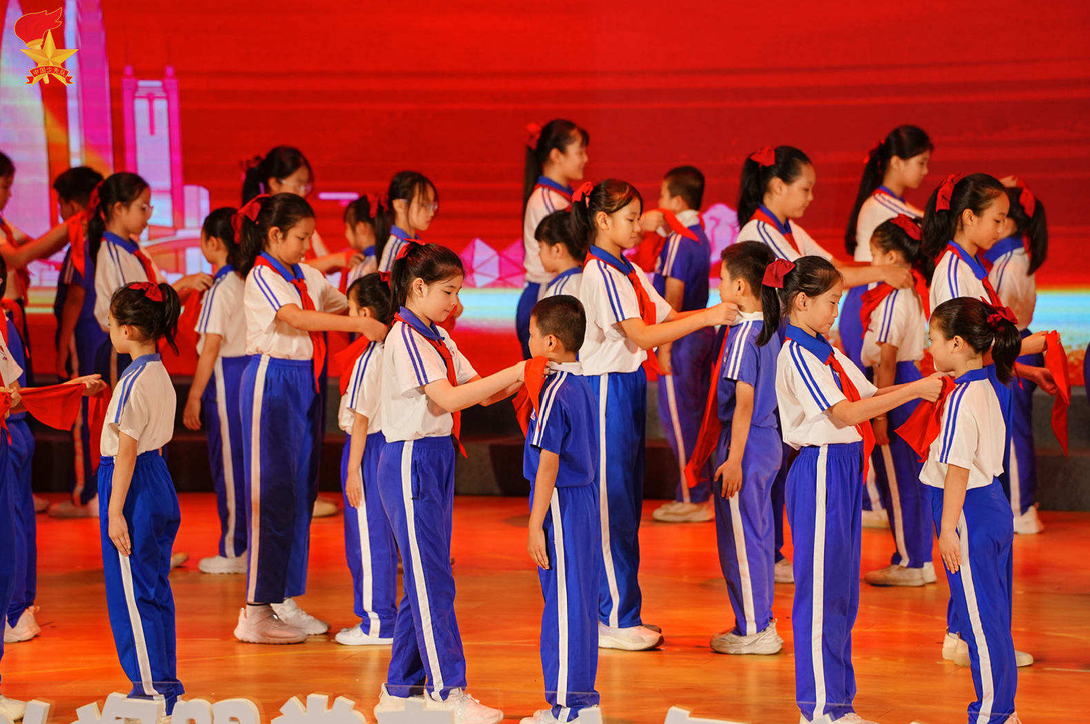 纪念中国少年先锋队建队77周年深圳市主题队日活动在龙岗区举行