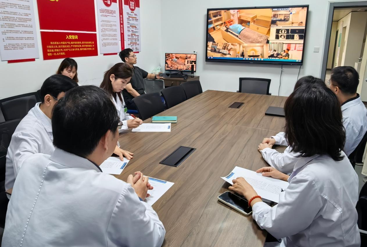 宁洪双方医院在视频连线