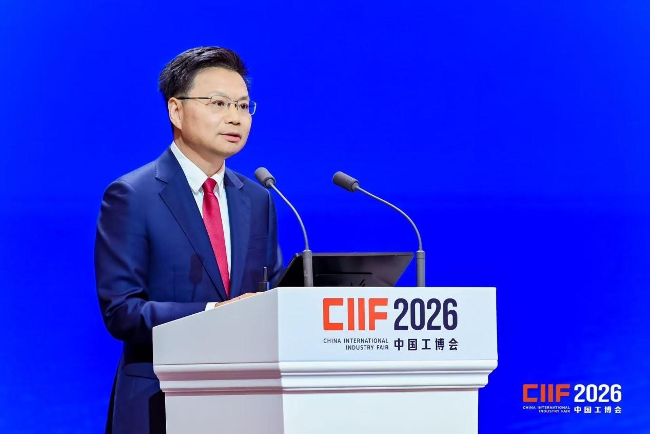 鄂维南:工业AI落地,基础设施建设是核心