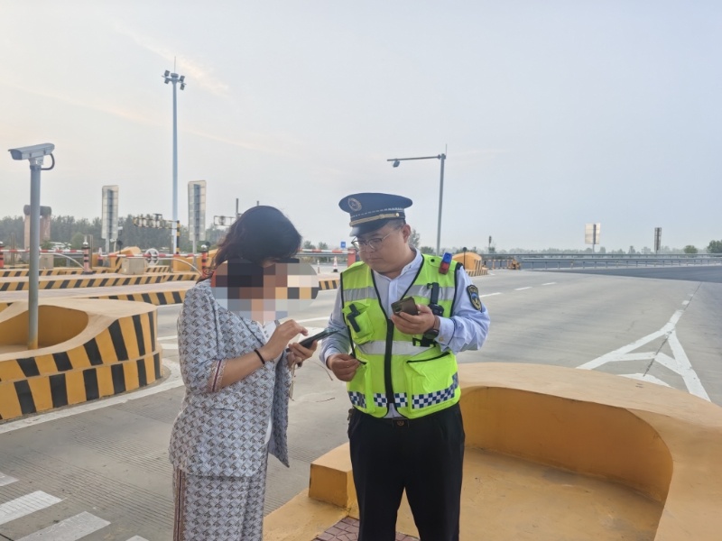 河北高速集团青银分公司赵村收费站：一“网”解难题 服务暖司乘
