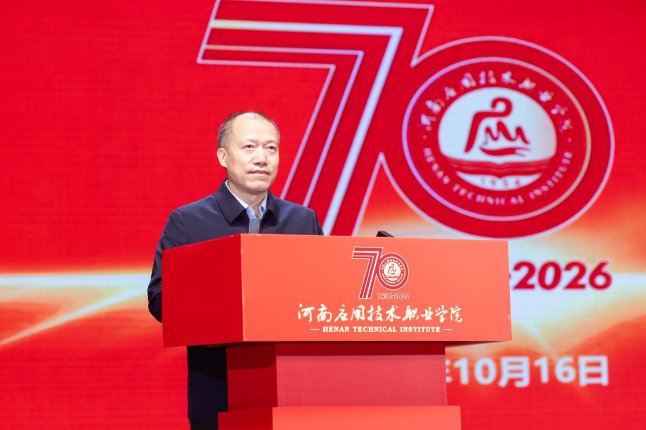 河南省教育厅党组成员、副厅长张传广致辞