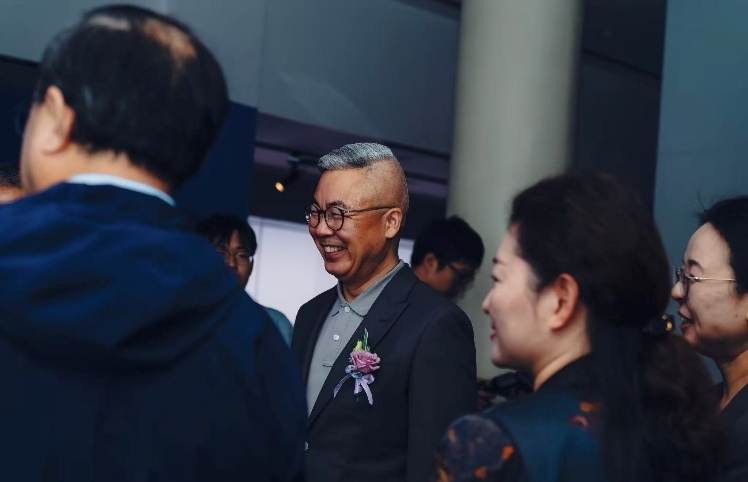 王法馆长等嘉宾观展