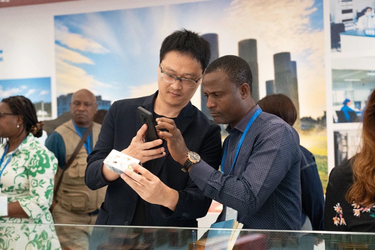 葡语国家国际研修班考察仲景宛西制药