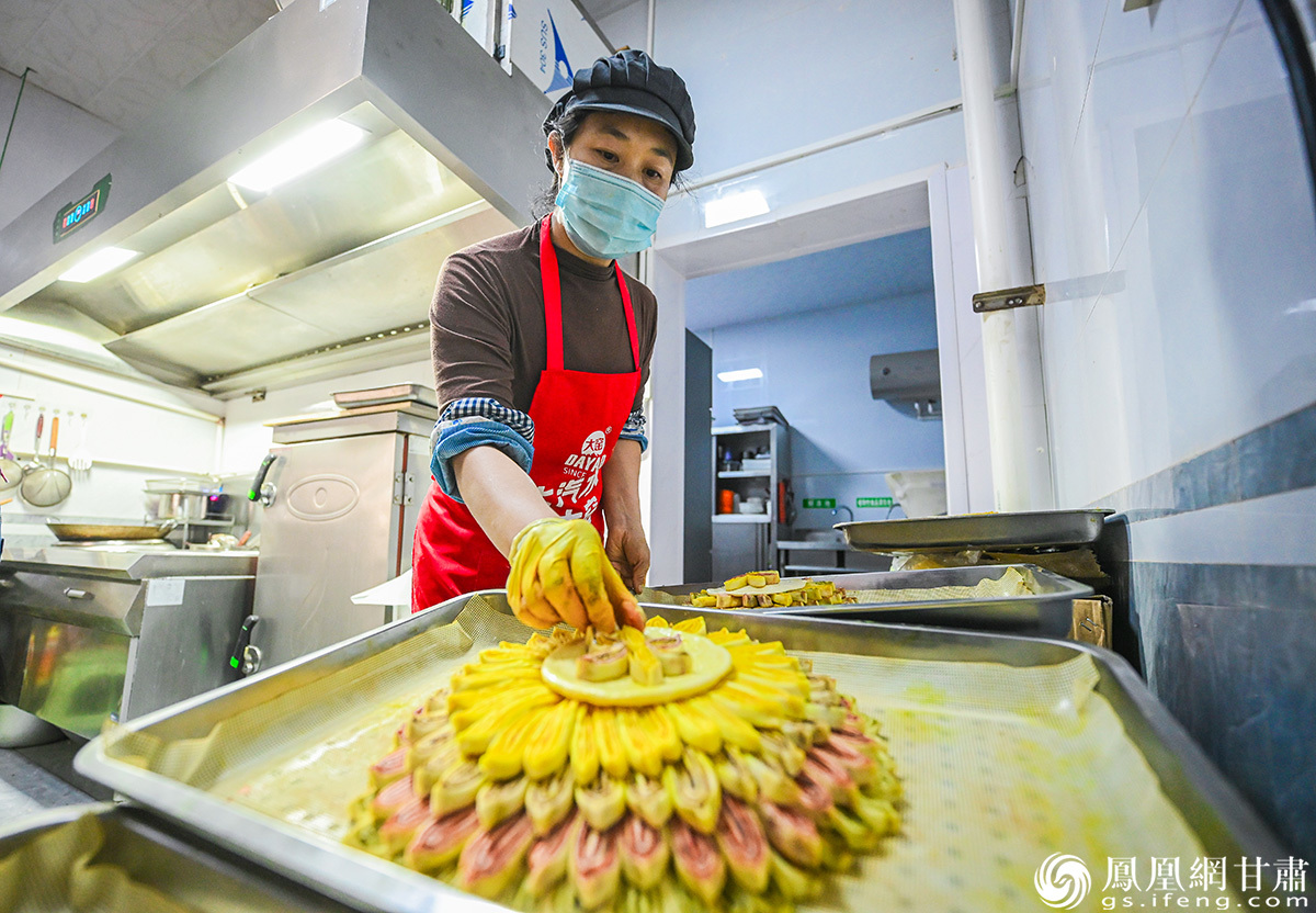 金川区昌安里社区日间照料中心推出的传统美食深受居民喜爱