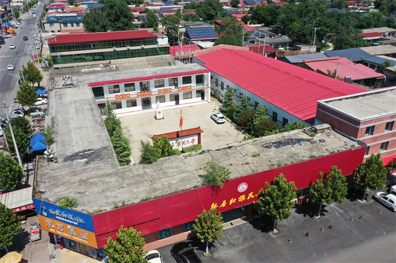 红旗民兵营驻地鸟瞰图。无人机照片