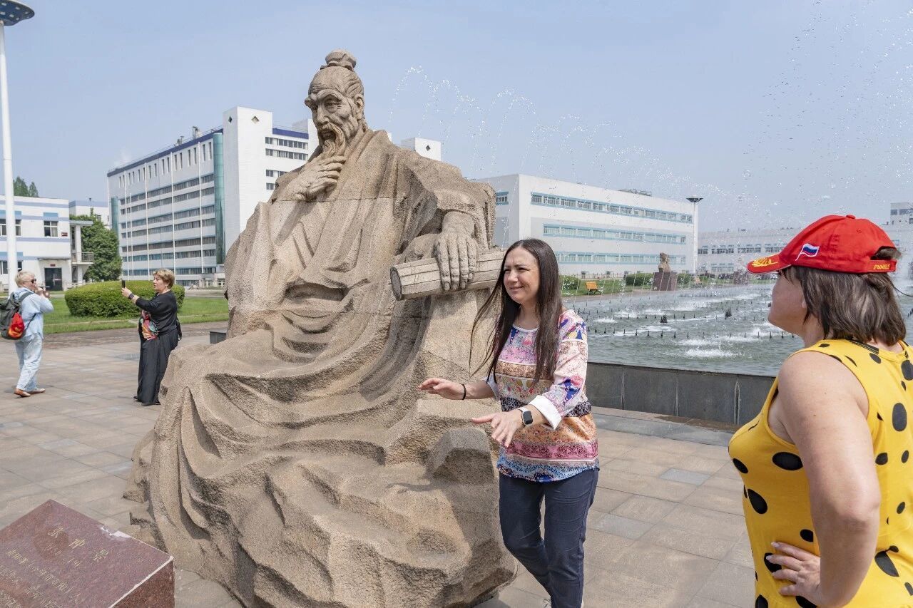 当俄罗斯人遇见仲景 会碰撞出怎样的火花?