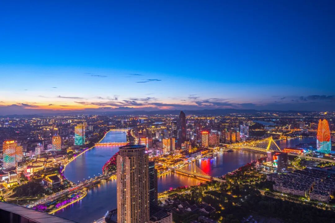 8.21 周昱全 三江口夜景 (1).jpg