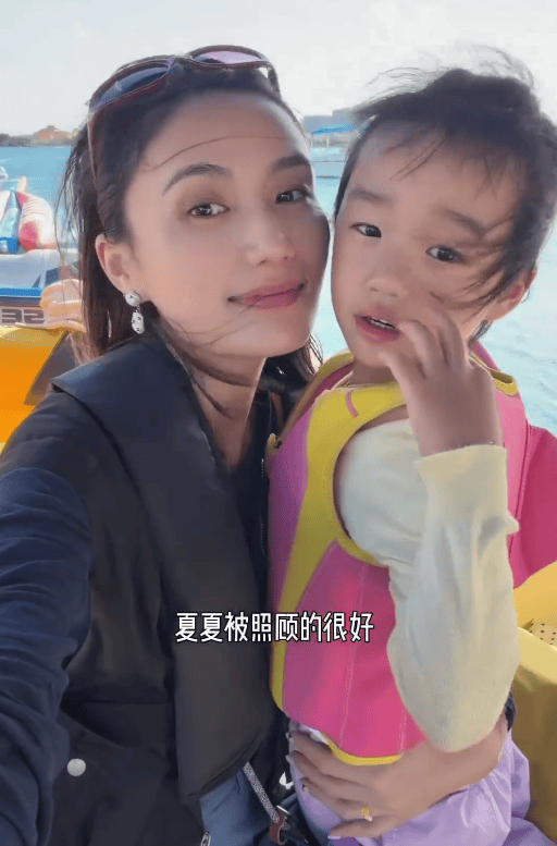 李亚鹏4岁女儿近照曝光,身高已长到120cm