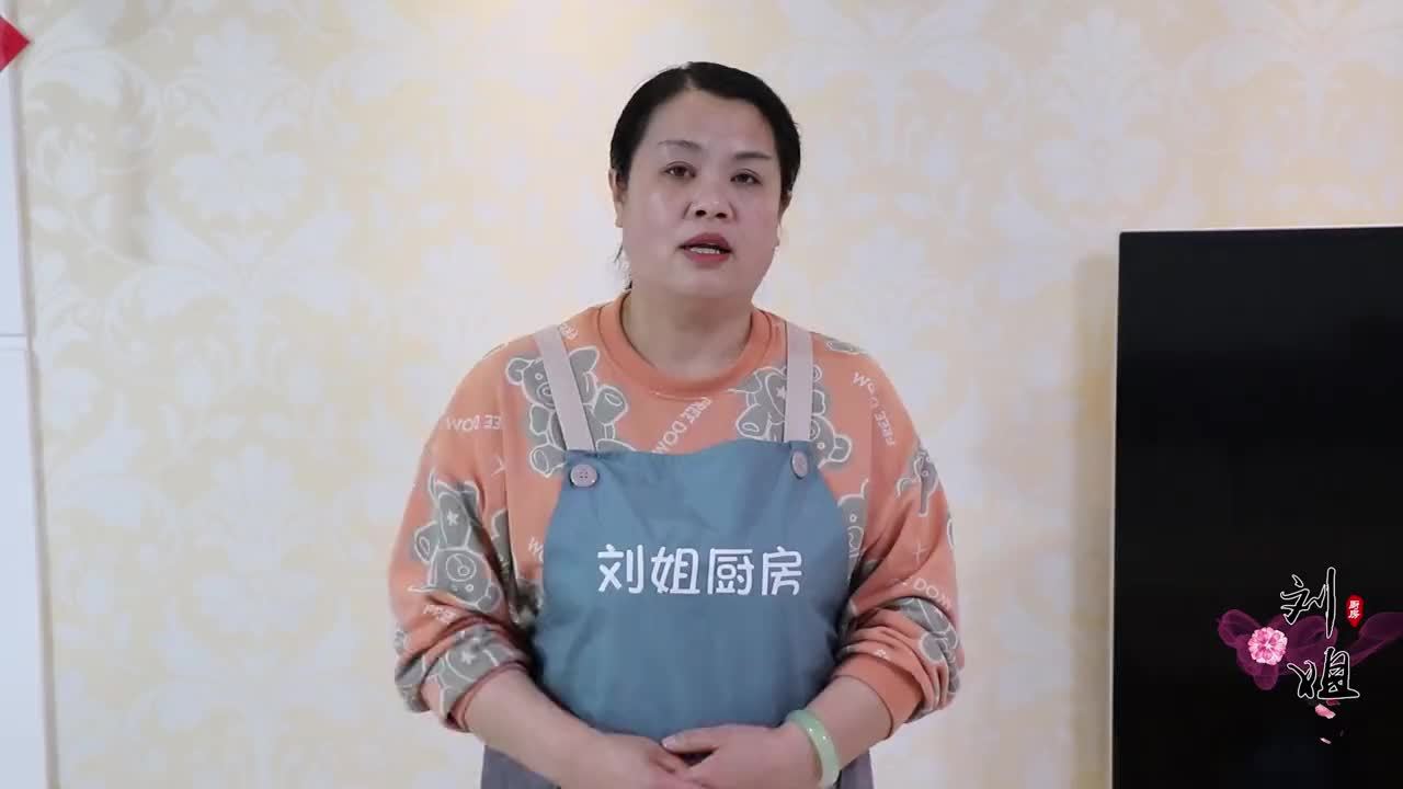 面粉不蒸馒头了，开水一烫一次做10个，我家一周吃6次，真香