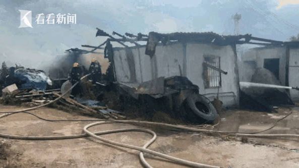 【老人煮猪食把家烧了】消防回应老人煮猪食把家烧了 近日,贵州省贵阳市
