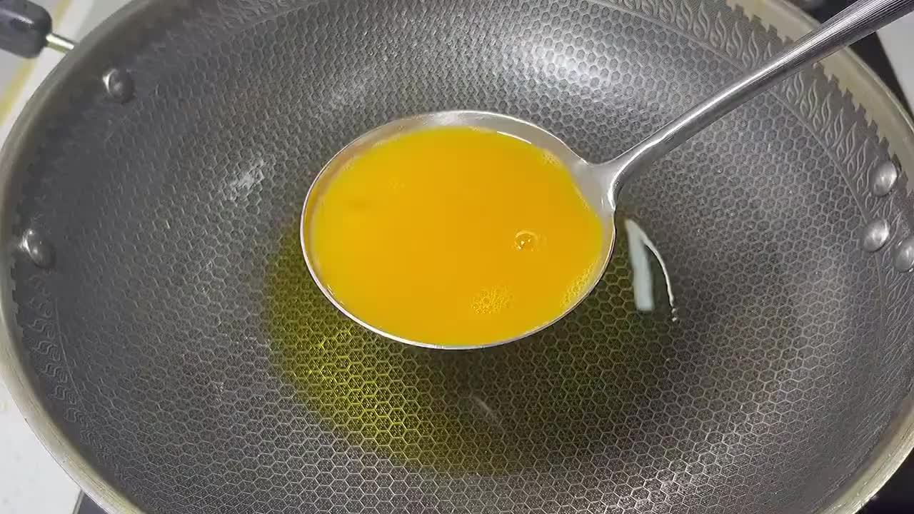 看饭店里的大厨是怎么做西红柿炒蛋的，变成家常做法，真开胃下饭