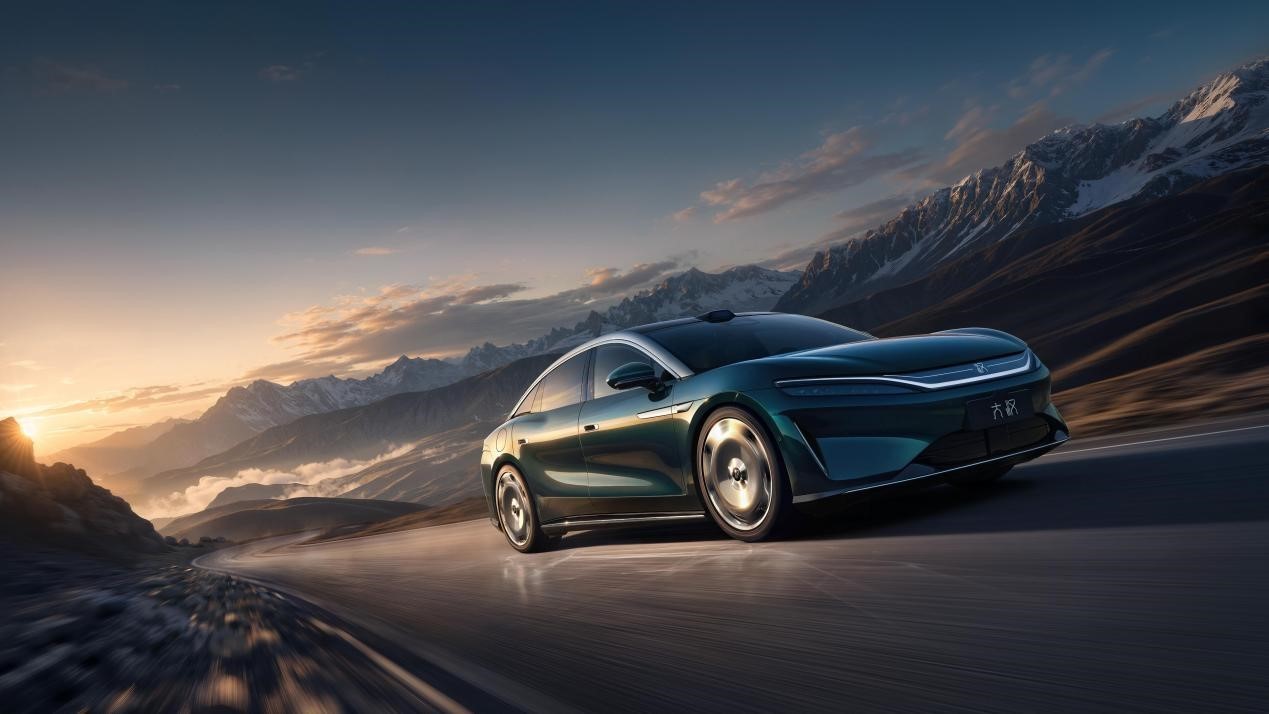 续航破1000km/196项全系标配 比亚迪大汉上市售价23.59万元起