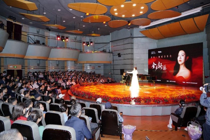 音乐会现场,目之所及皆是浪漫