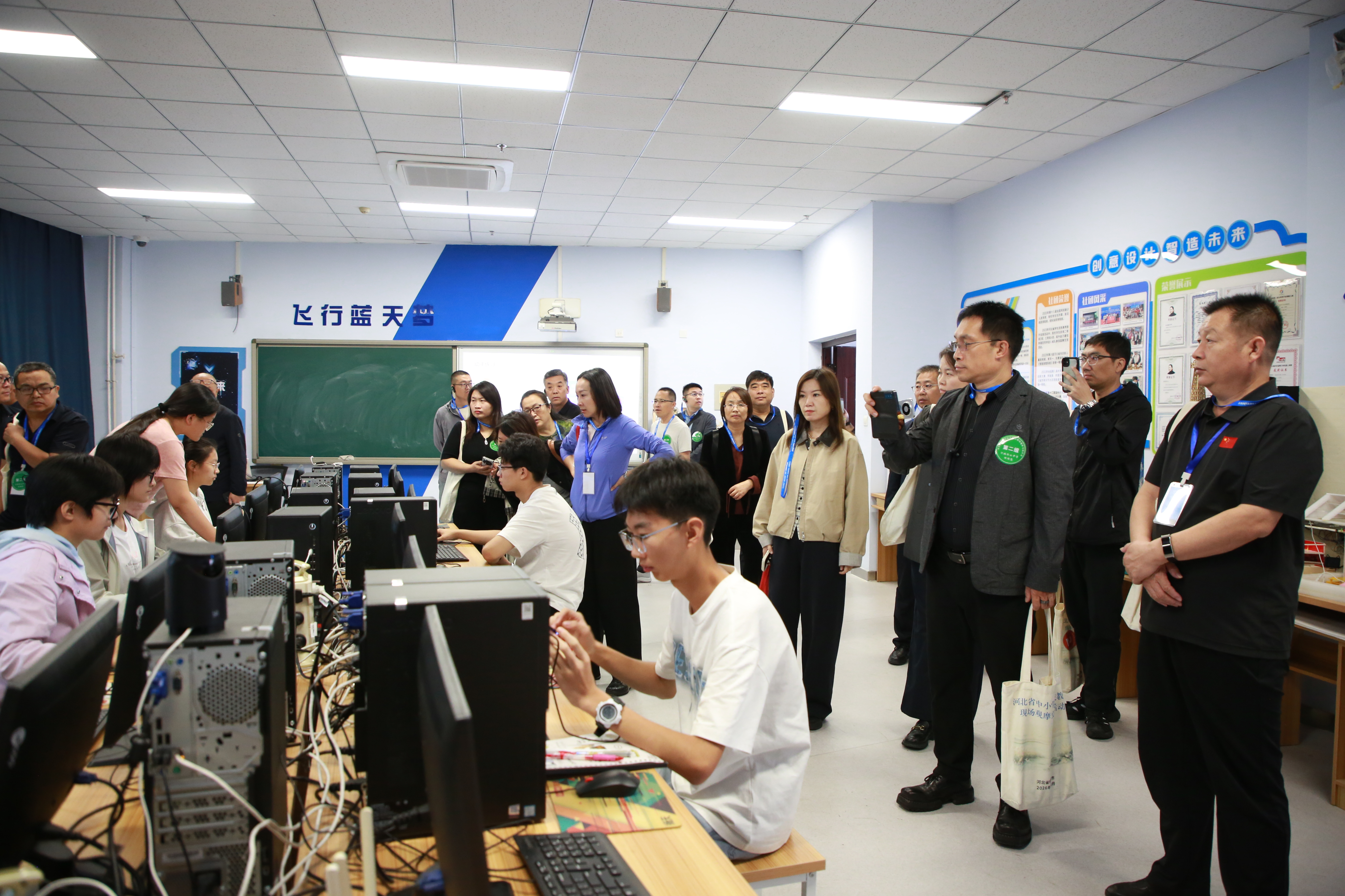 河北省中小学科技教育现场观摩交流活动在衡水中学举办