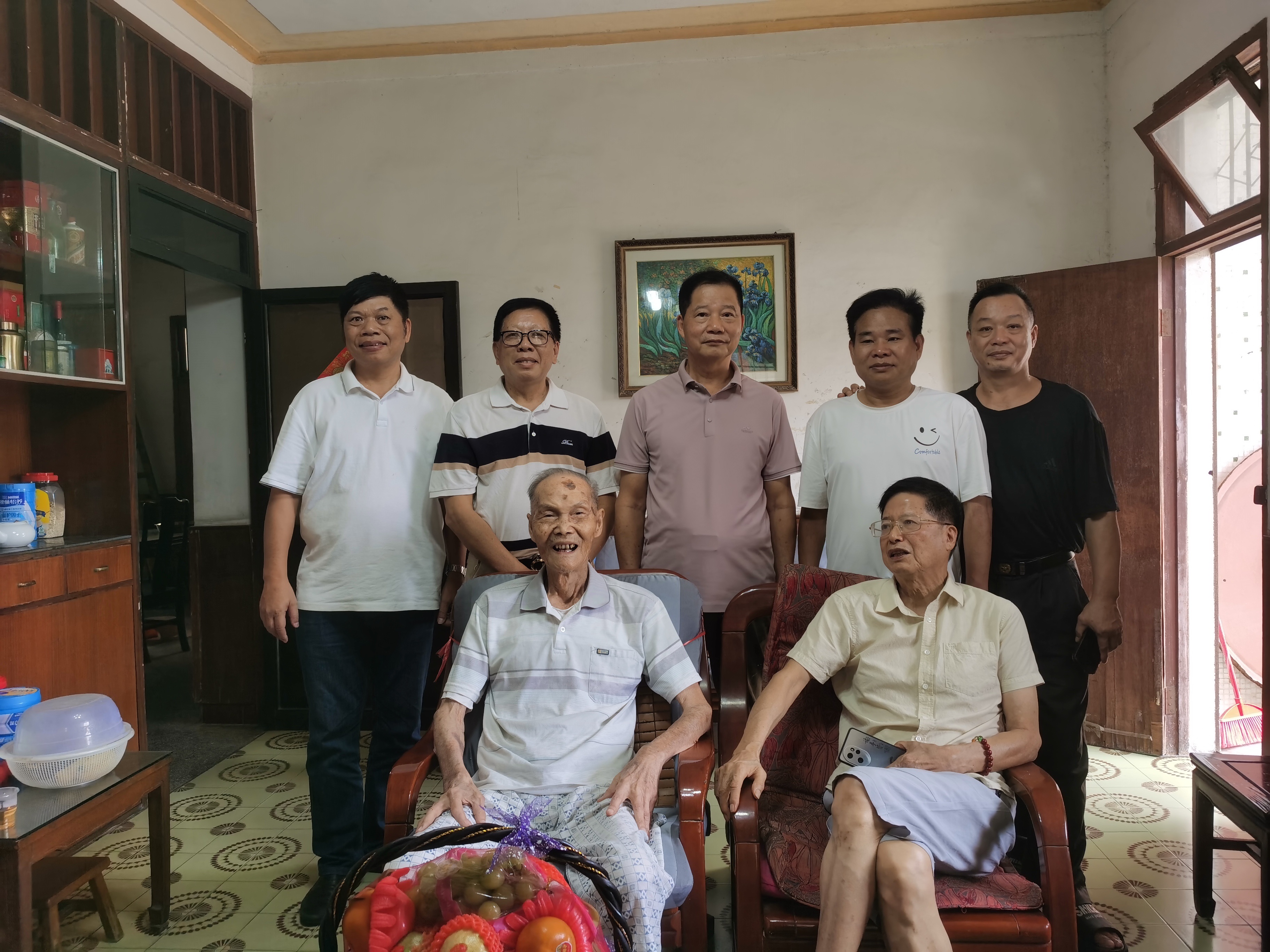 重阳敬老忆峥嵘——三位九旬长者的岁月记忆与家国情怀