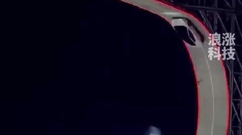 【#马斯克看特斯拉Roadster起飞嘴角压不住#】#马斯克表情#1