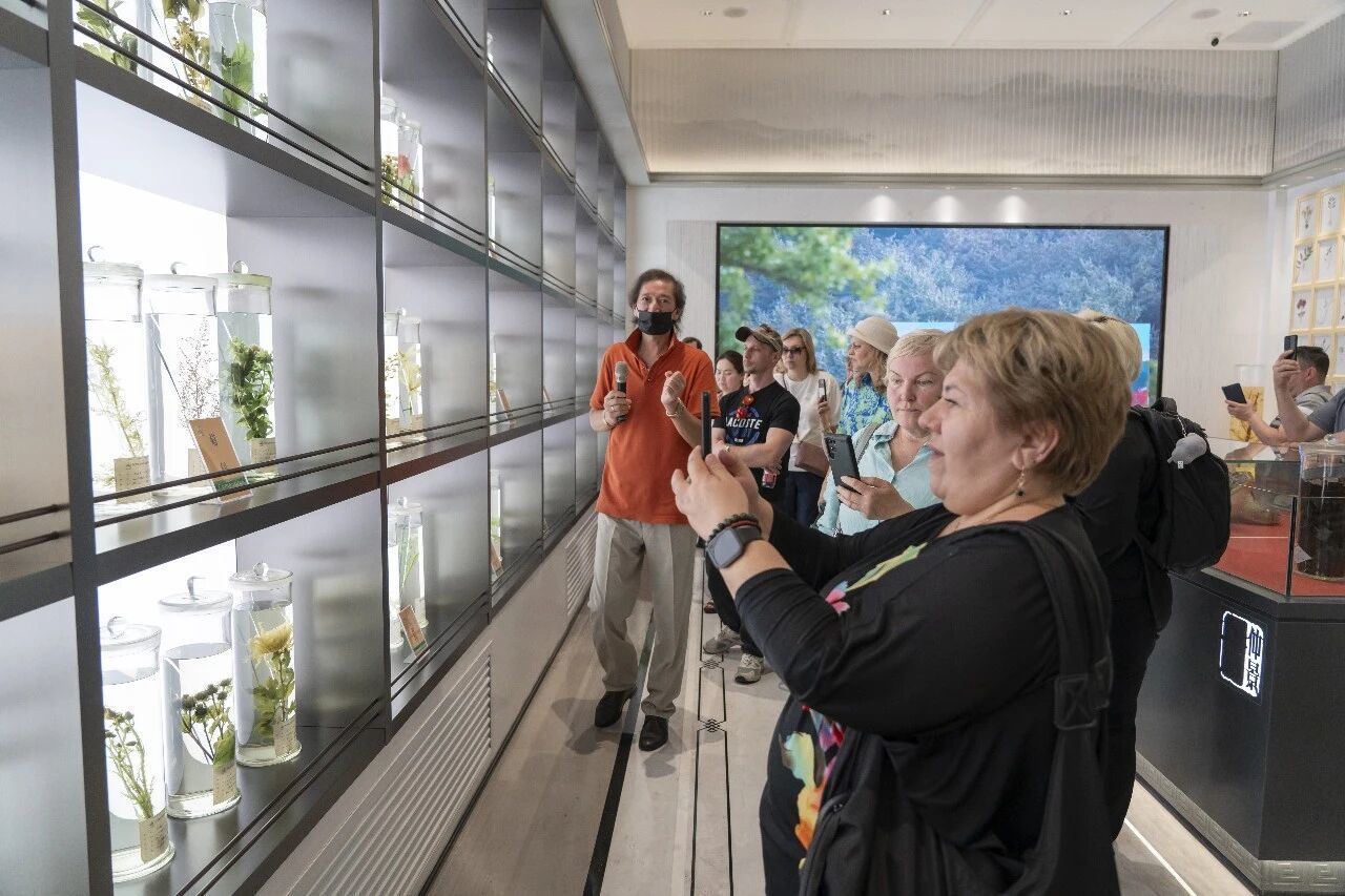 当俄罗斯人遇见仲景 会碰撞出怎样的火花?