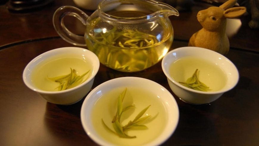 爱喝茶的人注意了，饮茶“八不要”千万记住，长期这样做增加食管癌风险