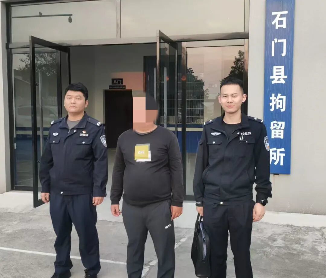 01e48f5984c0babfa1d6a69d96e7faa4_副本.jpg