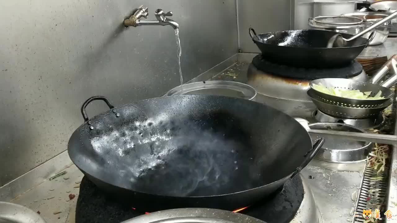 年薪30万的大厨，硬是把青椒炒蛋做成日销280份的招牌菜，太牛了