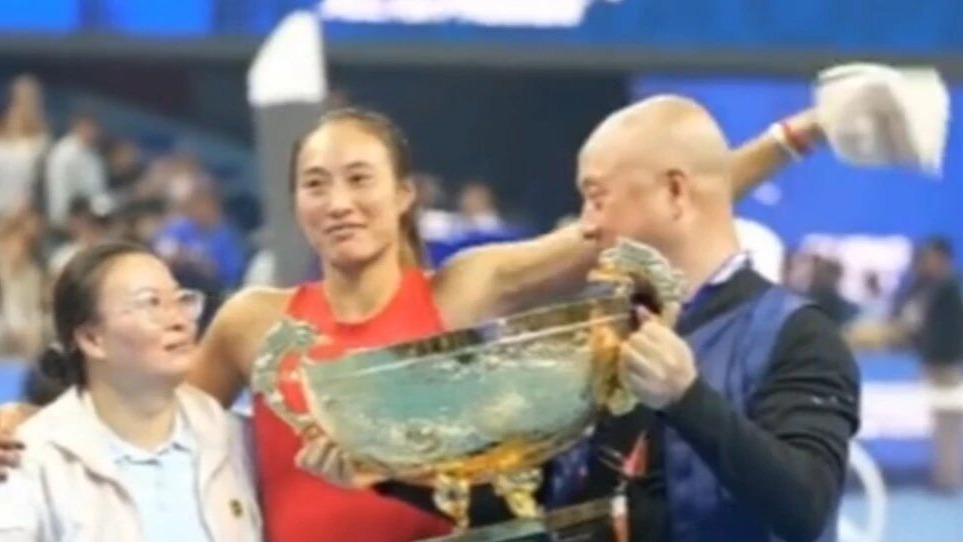 Zheng Qinwen captures China Open title and first WTA 1000 crown