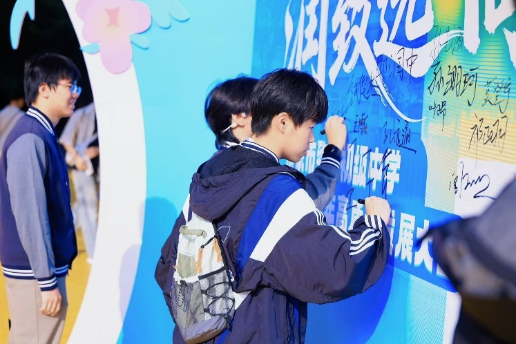 少年自带蓬勃朝气