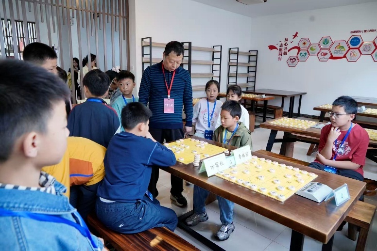 娃娃军团酣战一方