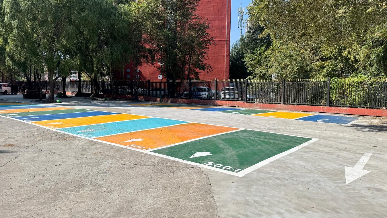 民生尚都闲置地块停车场