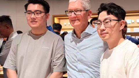 【对话库克：Apple Watch 的下一个章节】#又在北京碰见库克
