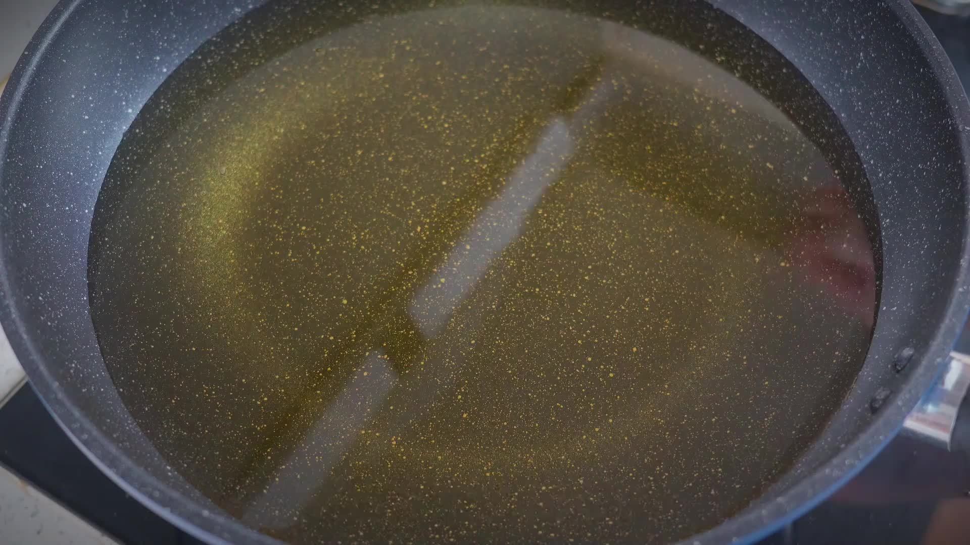 炸莲藕丸子，千万别加面粉和淀粉，教你一招，炸莲藕肉丸酥脆好吃