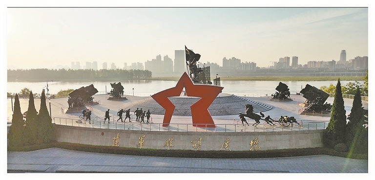 南昌建军雕塑广场。