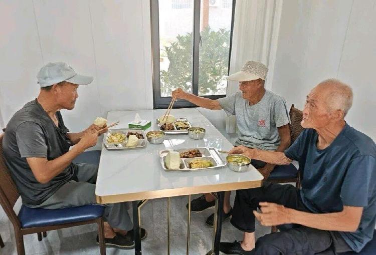 潍泉村十家饭店成为“爱心长者食堂”。