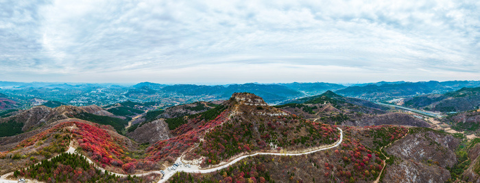 红叶热烈，荻花轻盈，济南丁子寨秋日山野美出圈