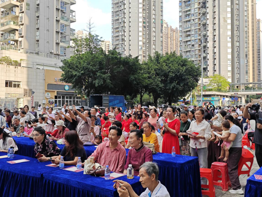 老中青少同台献艺——西乡街道福中福社区重阳节文艺汇演圆满举办