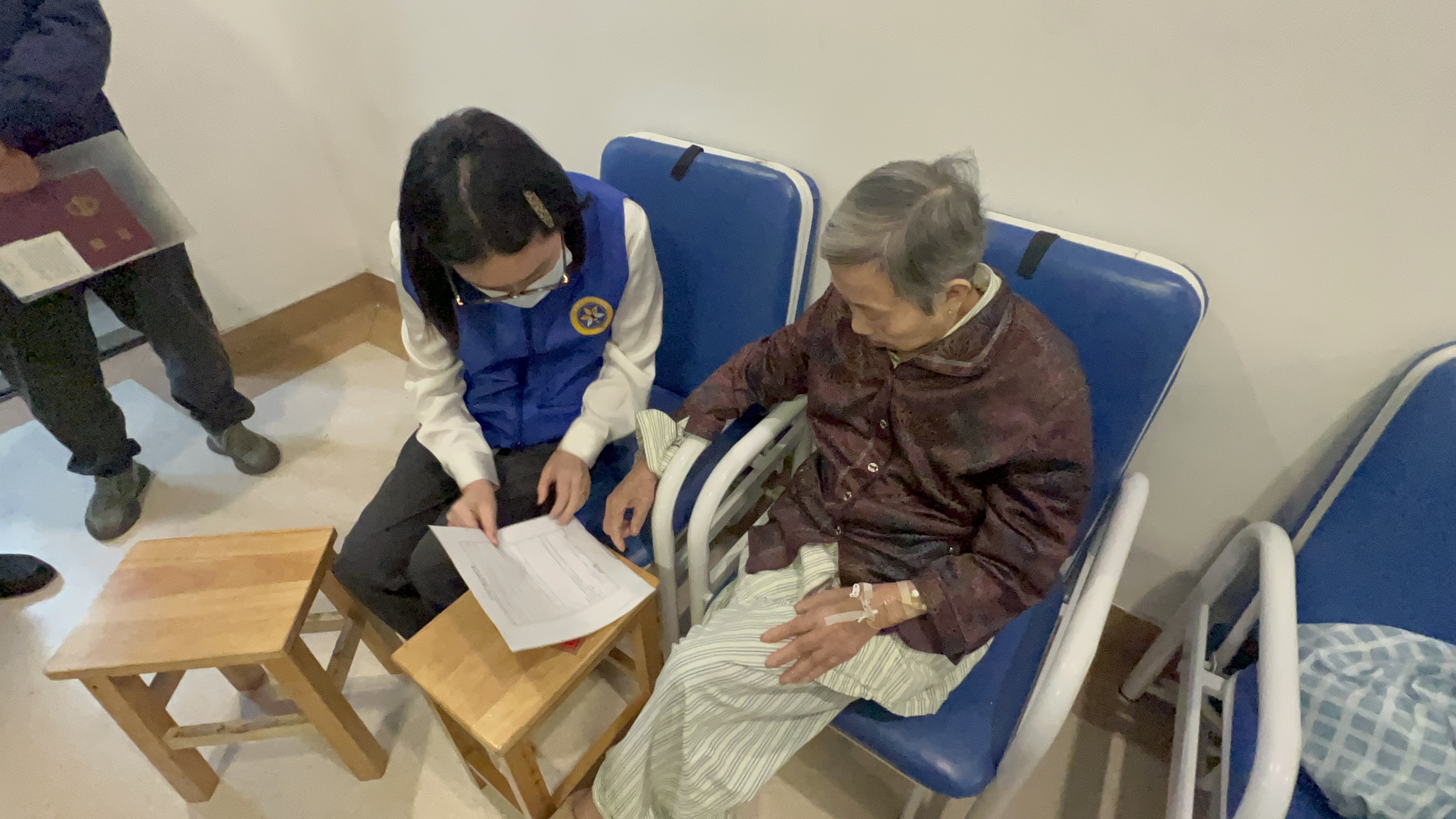 病床前的“特殊窗口”:镇海不动产登记上门服务解民忧